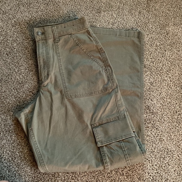 Hollister Cargo Pants - Picture 5 of 6